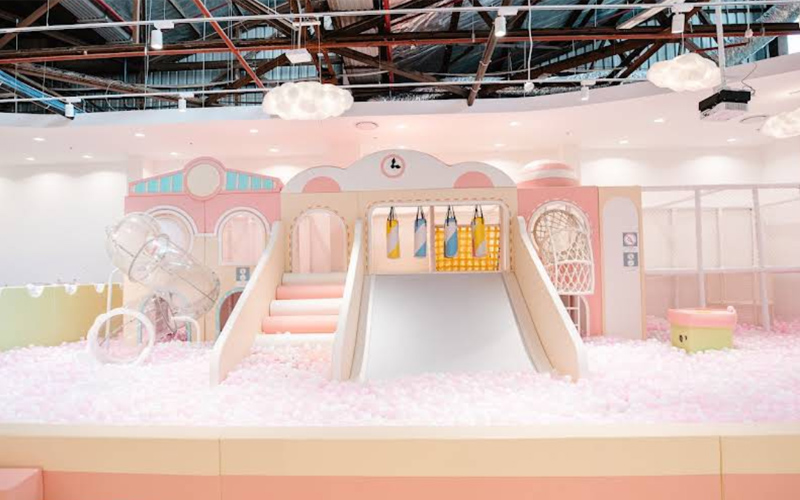 Hotel Playground Equipment for Family Resorts