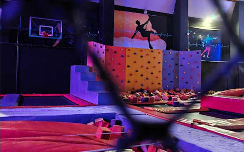 Climbing Wall Over Foam Pit: The Perfect Combo for Safety and Thrill